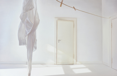 Edite Grinberga: Zimmer mit weißer Jacke, 2012