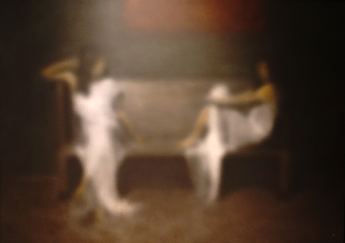 Zwei Mädchen auf Sofa