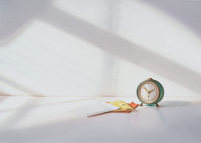 Grüne Uhr mit Briefen