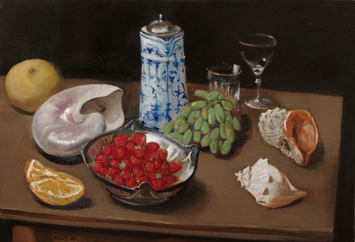 2708 - Blauweißer Porzellankrug mit Obst und Muscheln