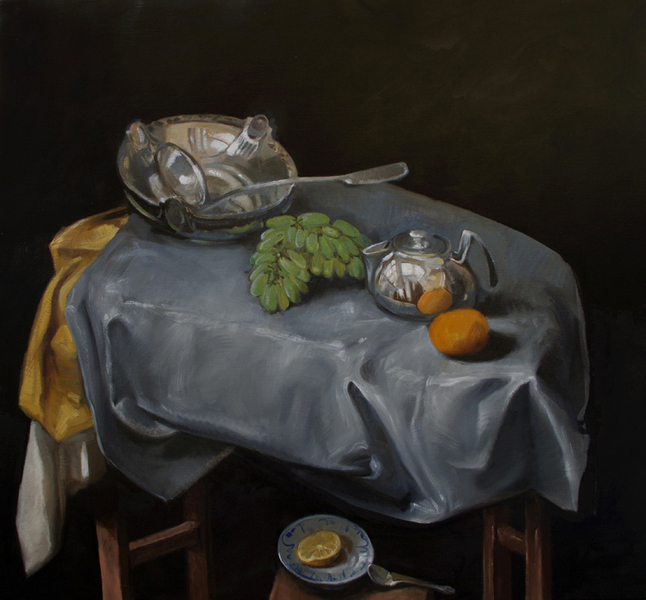 2764 - Silberne Suppenschale mit Trauben und Kännchen