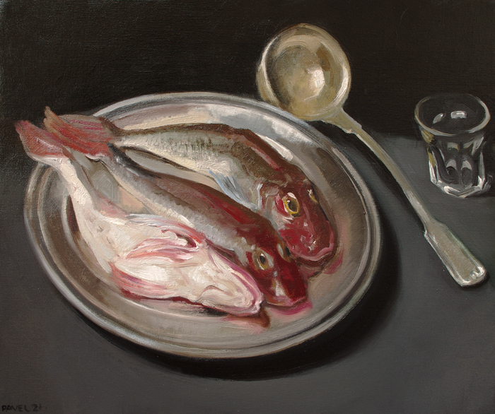 2731 - Fische auf Serviertablett mit Silberkelle