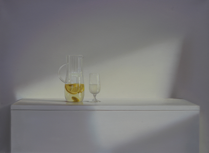 Wasserkrug mit Zitrone