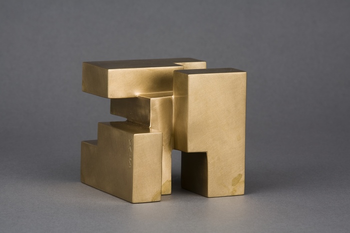 Wlnr61.) Empty House y