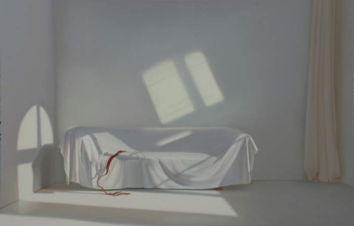 Zimmer mit Sofa und Spiegelung