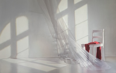 Edite Grinberga: Raum mit Vorhang und Rot II, 2023