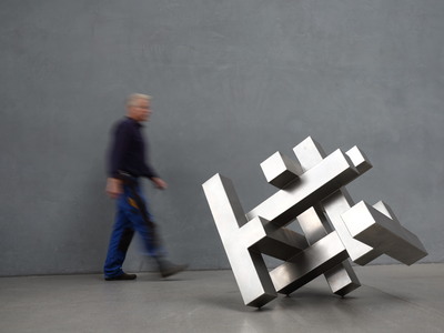 Maximilian Verhas - MIRRORS IN MOTION